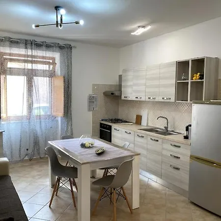 Apartment La Perla Casa Iside Con 2 Camere, Giardino Privato