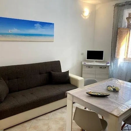 Apartment La Perla Casa Iside Con 2 Camere, Giardino Privato *