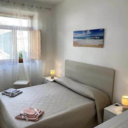 Apartment La Perla Casa Iside Con 2 Camere, Giardino Privato