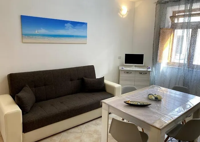Apartman La Perla Casa Iside Con 2 Camere, Giardino Privato *